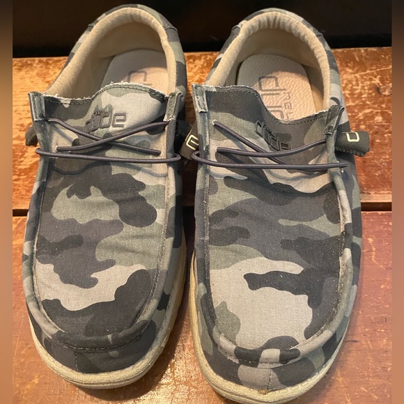 Hey Dude Other - Hey Dude Canvas Camouflage Shoes, Men’s Size9.
